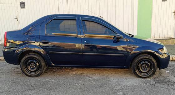 RENAULT LOGAN 1.6 EXPRESSION 8V FLEX 4P MANUAL RENAULT LOGAN 1.6 EXPRESSION 8V FLEX 4P MANUAL